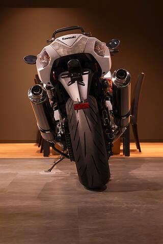 カワサキ ZX-14R 滅多に入ってこない一台! 4