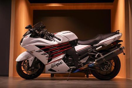 カワサキ ZX-14R 滅多に入ってこない一台! 6