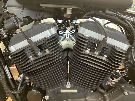 ハーレーダビッドソン XL883N SPORTSTER IRON XL883Nアイアン■デタッチャブルシーシーバー装備■オプションシート 12