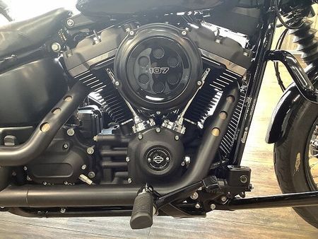 ハーレーダビッドソン FXBB SOFTAIL STREETBOB FXBB1750ストリートボブ■ラペラ製シート■エンジンガード!! 16