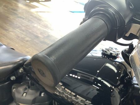 ハーレーダビッドソン FXBB SOFTAIL STREETBOB FXBB1750ストリートボブ■ラペラ製シート■エンジンガード!! 19