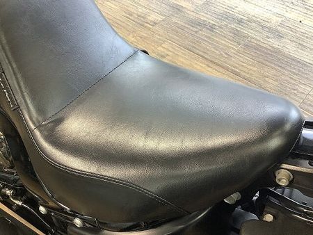 ハーレーダビッドソン FXBB SOFTAIL STREETBOB FXBB1750ストリートボブ■ラペラ製シート■エンジンガード!! 33