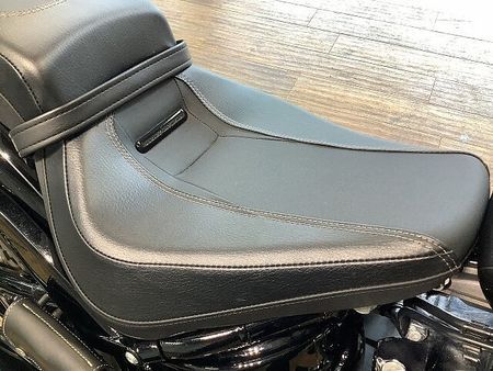 ハーレーダビッドソン FXBRS SOFTAIL BREAKOUT FXBRS1870ブレイクアウト■デタッチャブルバックレスト■フェンダーレス!! 35