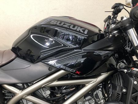 スズキ SV650 SV650X 2021年モデル マルチバー・USBポート2口・ナポレオンミラー 27