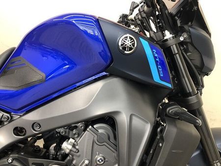 ヤマハ MT-09 MT-09 RN69J型 2022年モデル リアボックス・グリップヒーター!! 22