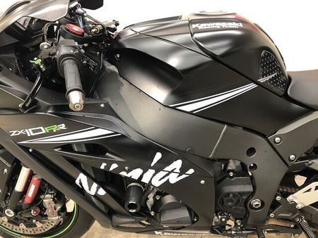 カワサキ ZX-10R ZX-10RR 2017年モデル エンジンスライダー 22