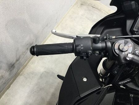 ヤマハ YZF-R25 自店商談中!【マル得】YZF-R25 ABS 2023年式モデル フェンダーレスやWR'S 27