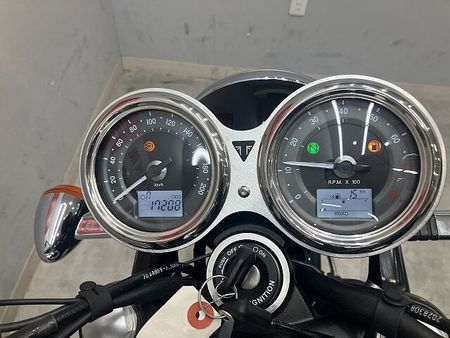 トライアンフ BONNEVILLE T120 Bonneville T120 2016年式モデル 純正サドルバッグ/グリップヒーター/エ 5