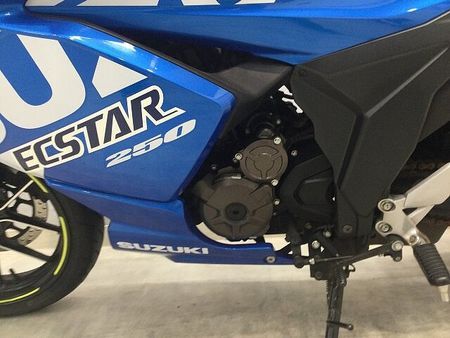 スズキ ジクサー SF250 GIXXER SF 250 2021年式モデル 軽く、小さく、シンプルな油冷SEPエンジン 40