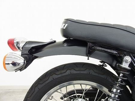 カワサキ W800 STREET W800 STREET(W800ストリート) 2019年モデル/エンジンガード/USBポー 19