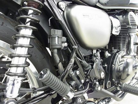 カワサキ W800 STREET W800 STREET(W800ストリート) 2019年モデル/エンジンガード/USBポー 38