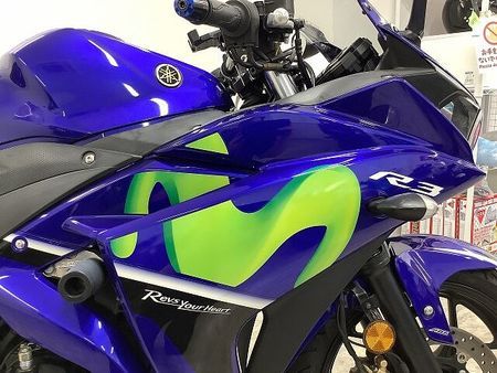 ヤマハ YZF-R3 YZF-R3 国内300台限定モビスターカラー!スライダー装備! 18