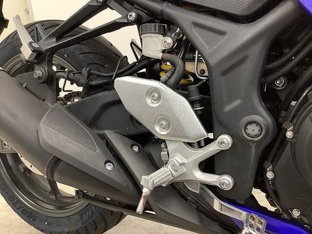 ヤマハ YZF-R3 YZF-R3 国内300台限定モビスターカラー!スライダー装備! 22