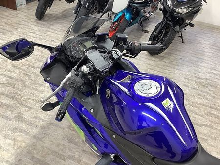 ヤマハ YZF-R3 YZF-R3 国内300台限定モビスターカラー!スライダー装備! 40