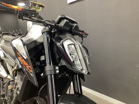 KTM 790 DUKE 【KTM小山認定中古車】790DUKE ワンオーナー フェンダーレス USB電源 バーエン 16