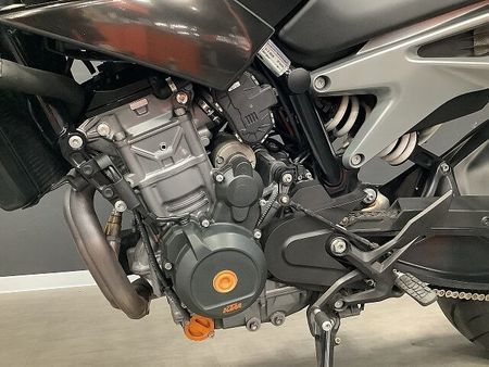 KTM 790 DUKE 【KTM小山認定中古車】790DUKE ワンオーナー フェンダーレス USB電源 バーエン 32