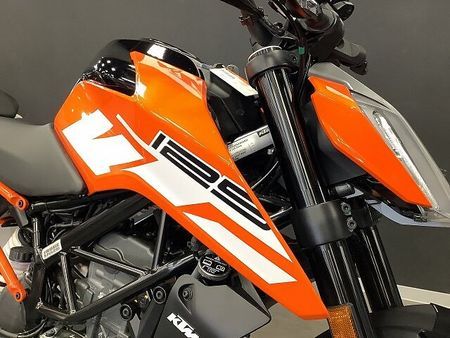 KTM 125 DUKE 【KTM小山認定中古車】125DUKE 2018年モデル フルノーマル 16