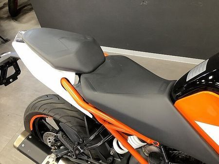 KTM 125 DUKE 【KTM小山認定中古車】125DUKE 2018年モデル フルノーマル 18