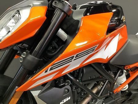 KTM 125 DUKE 【KTM小山認定中古車】125DUKE 2018年モデル フルノーマル 24