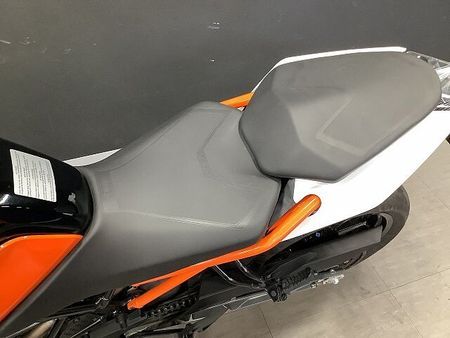 KTM 125 DUKE 【KTM小山認定中古車】125DUKE 2018年モデル フルノーマル 26