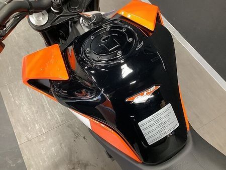 KTM 125 DUKE 【KTM小山認定中古車】125DUKE 2018年モデル フルノーマル 27