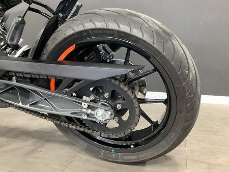 KTM 125 DUKE 【KTM小山認定中古車】125DUKE 2018年モデル フルノーマル 28