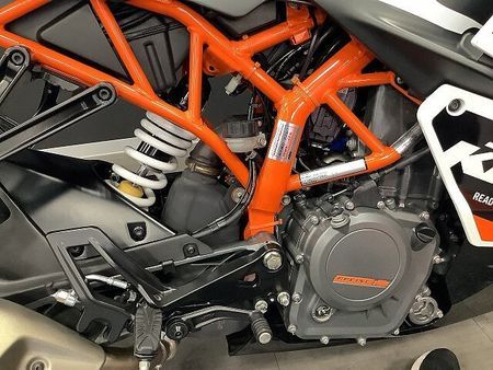KTM RC390 【KTM小山認定中古車】RC390 2021年モデル レバーカスタム ヘルメットホルダー 18