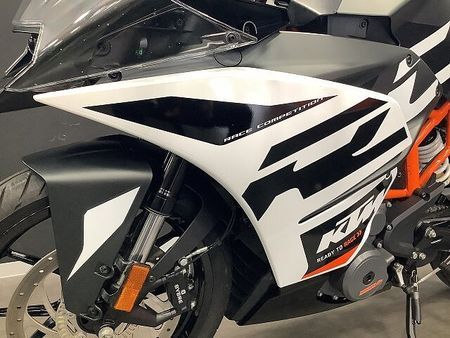 KTM RC390 【KTM小山認定中古車】RC390 2021年モデル レバーカスタム ヘルメットホルダー 28