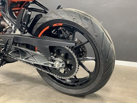 KTM RC390 【KTM小山認定中古車】RC390 2021年モデル レバーカスタム ヘルメットホルダー 33