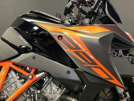KTM 1290 SUPER DUKE R 【KTM小山認定中古車】1290SUPER DUKE GT ローシート装備 カスタム多数 16