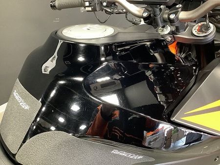 KTM 1290 SUPER DUKE R 【KTM小山認定中古車】1290SUPER DUKE GT ローシート装備 カスタム多数 25