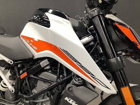 KTM 390 DUKE 【KTM小山認定中古車】390DUKE 2021年モデル クイックシフター ナポレオンミラ 18