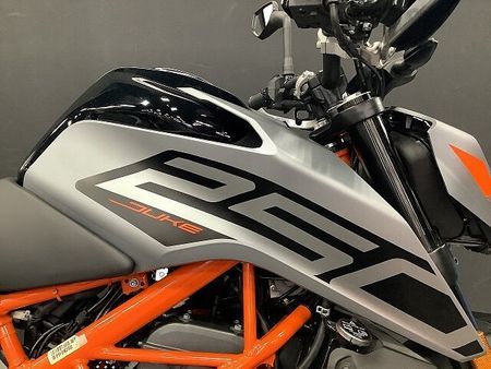 KTM 250 DUKE 【KTM小山認定中古車】250DUKE 2021年モデル アクラポビッチマフラー ハンドガ 16