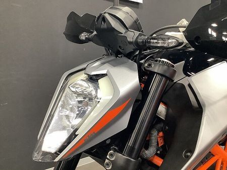 KTM 250 DUKE 【KTM小山認定中古車】250DUKE 2021年モデル アクラポビッチマフラー ハンドガ 28