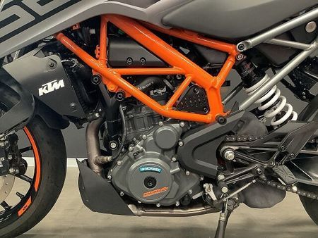 KTM 250 DUKE 【KTM小山認定中古車】250DUKE 2021年モデル アクラポビッチマフラー ハンドガ 30
