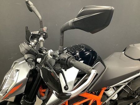 KTM 250 DUKE 【KTM小山認定中古車】250DUKE 2021年モデル アクラポビッチマフラー ハンドガ 36