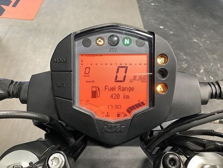KTM 250 DUKE 【KTM小山認定中古車】250DUKE 2021年モデル アクラポビッチマフラー ハンドガ 7