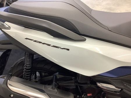 ホンダ フォルツァ(MF06) フォルツァ 電動スクリーン・セレクタブルトルクコントロール装備 13