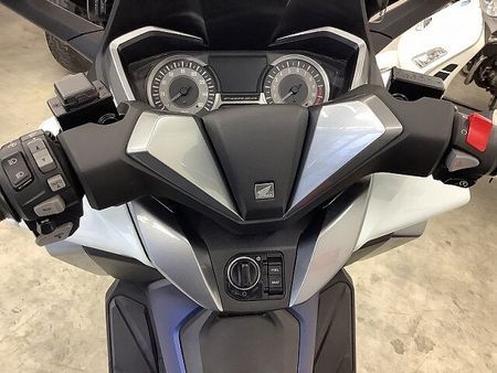 ホンダ フォルツァ(MF06) フォルツァ 電動スクリーン・セレクタブルトルクコントロール装備 38