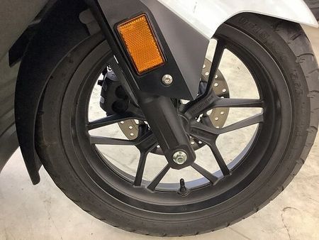 ホンダ フォルツァ(MF06) フォルツァ 電動スクリーン・セレクタブルトルクコントロール装備 8