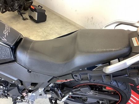 スズキ Vストローム250 V-ストローム250 一目で分かる独特の存在感溢れるデザイン!自由に遠出できるアドベンチャ 24