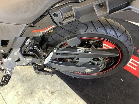 スズキ Vストローム250 V-ストローム250 一目で分かる独特の存在感溢れるデザイン!自由に遠出できるアドベンチャ 25