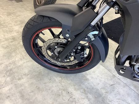 スズキ Vストローム250 V-ストローム250 一目で分かる独特の存在感溢れるデザイン!自由に遠出できるアドベンチャ 28