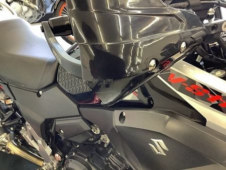 スズキ Vストローム250 V-ストローム250 一目で分かる独特の存在感溢れるデザイン!自由に遠出できるアドベンチャ 40