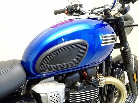 トライアンフ BONNEVILLE T100 【マル得】Bonneville T100 ノーマル車両/USB2ポート付き!! 30