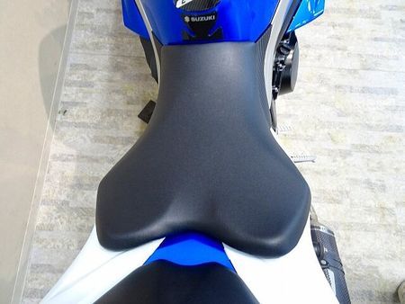 スズキ GSX-R1000 GSX-R1000 AKRAPOVICカーボンスリップオンマフラー装備 14