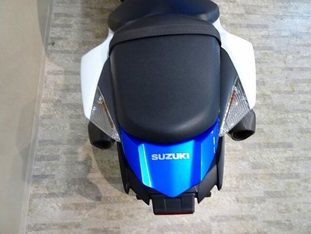 スズキ GSX-R1000 GSX-R1000 AKRAPOVICカーボンスリップオンマフラー装備 15