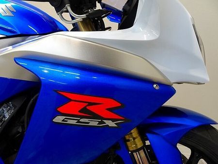 スズキ GSX-R1000 GSX-R1000 AKRAPOVICカーボンスリップオンマフラー装備 19