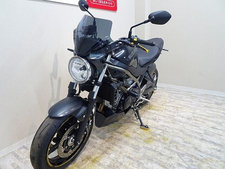 スズキ SV650 SV650 ABS 2022年モデル GIVIスクリーン/アンダーカウル/グリップヒーター 8