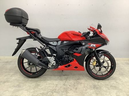 スズキ GSX-R125 【7月限定】GSX-R125 2021年モデル リアボックス装備! 15